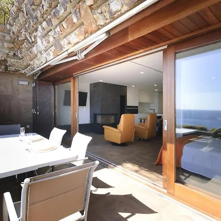 Apartment Lets Holidays Modern Sea Views *