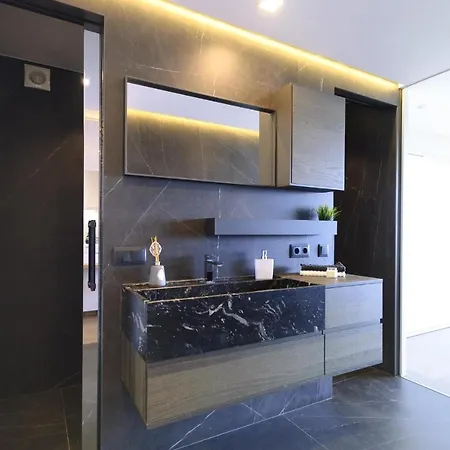 Lets Holidays Modern Sea Views Апартаменты Тосса-де-Мар