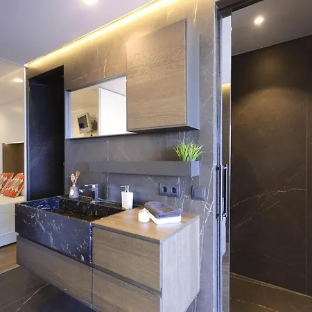 Lets Holidays Modern Sea Views Apartment